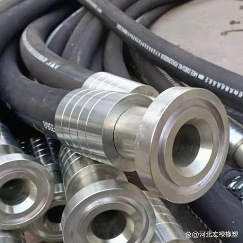 高壓鋼絲編織管與高壓鋼絲纏繞膠管有什么差別?